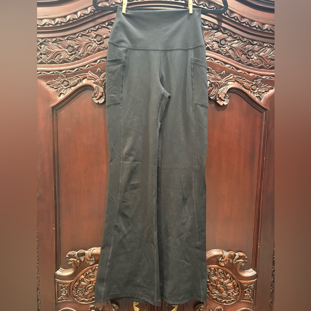 Pocket flare leggings